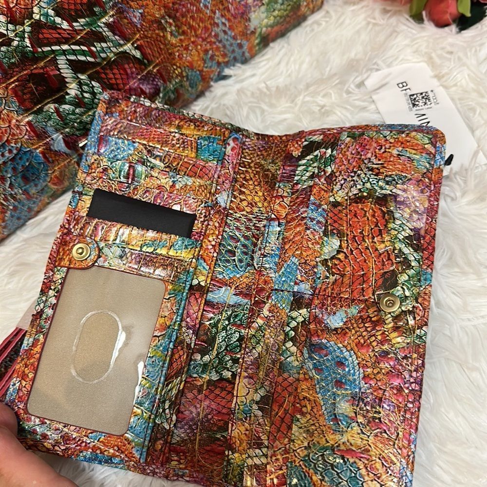 Brahmin small Finley and Ady wallet set in Reservoir - Picture 5 of 13